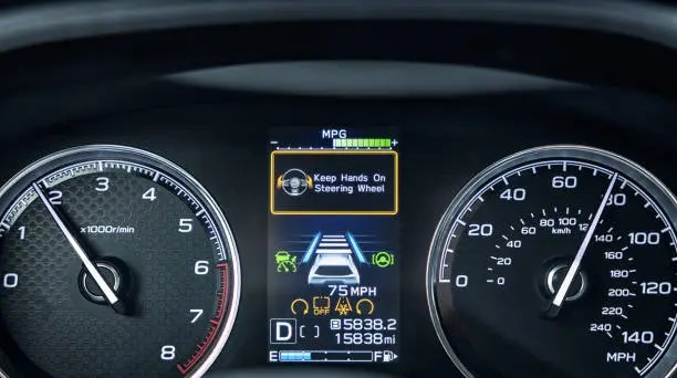 Seguro de coche por kilómetros en España 2025 para conductores de poco uso: guía práctica.